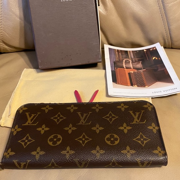 Louis Vuitton Isolite Wallet - Picture 2 of 11